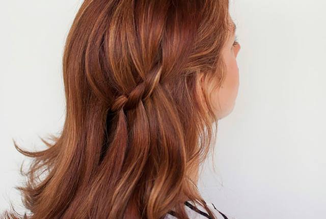 A CHIC WAY TO PIN BACK YOUR HAIR