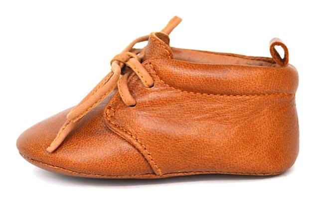 A PAIR OF LAPITO NUTMEG SHOES