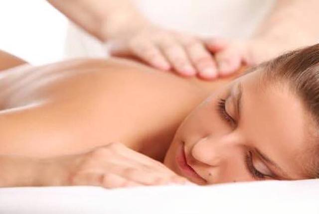 A MASSAGE THERAPIST: WHAT THEY REALLY THINK WHEN MASSAGING US!