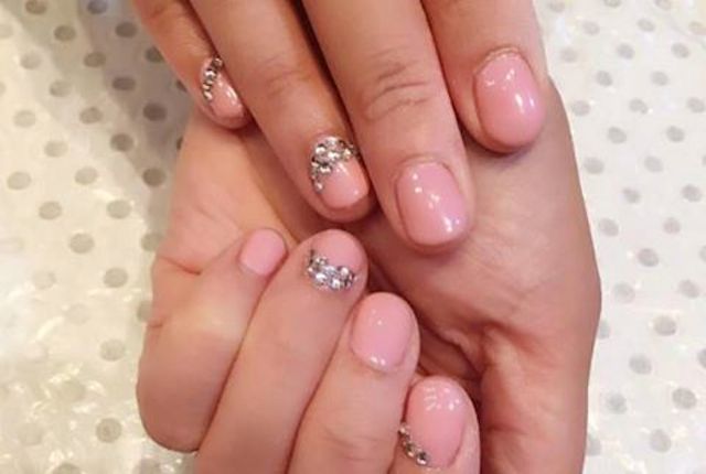 WIN POSH NAILS SHELLAC MANIs or ACRYLIC REFILLS FOR YOU + A FRIEND