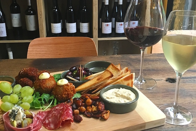 WIN A DELICIOUS PLATTER + WINES AT LINDES LANE