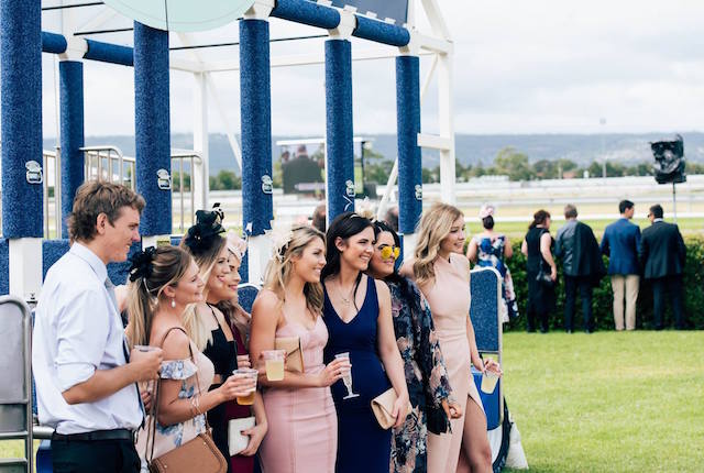 Fashion tips so you look STUNNING at the races!