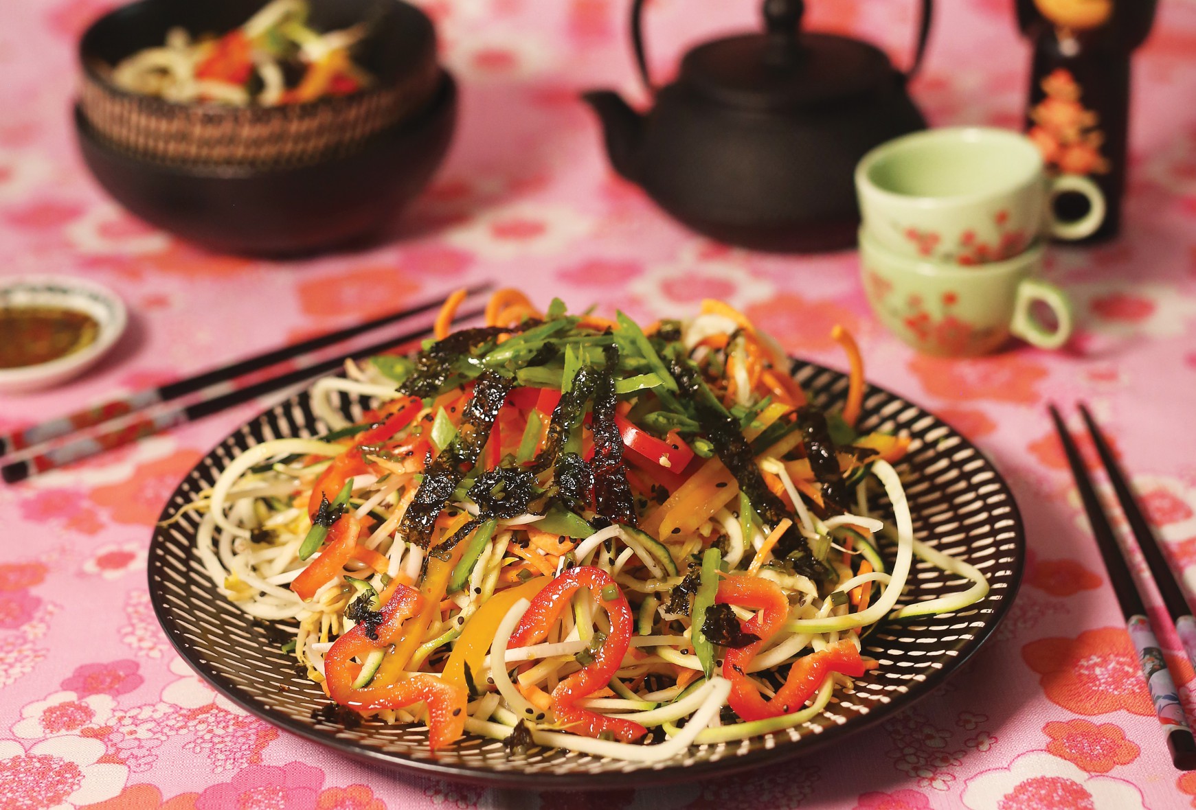 Recipe :: Zucchini noodle salad