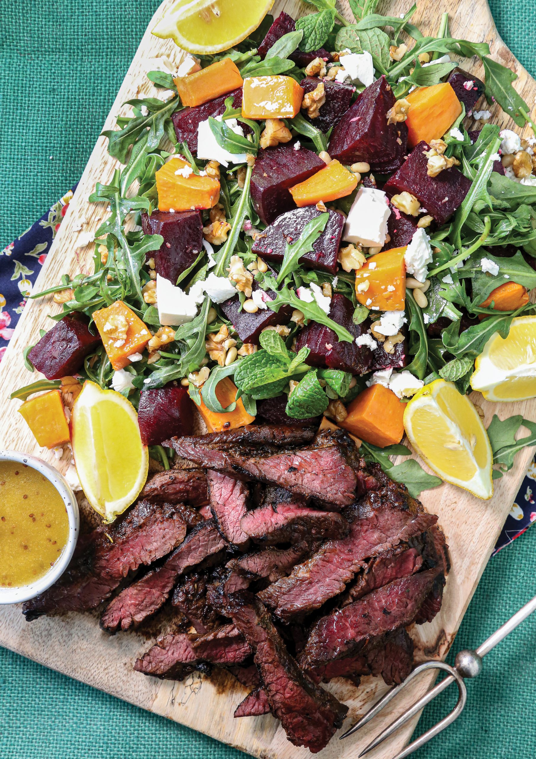 Recipe :: Kangaroo Steak with roast beetroot salad