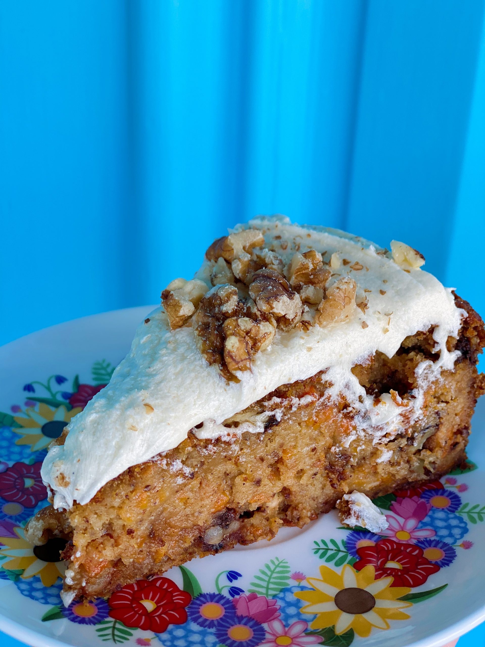 Recipe :: Vegan Carrot & Walnut Cake with Vanilla Buttercream Frosting