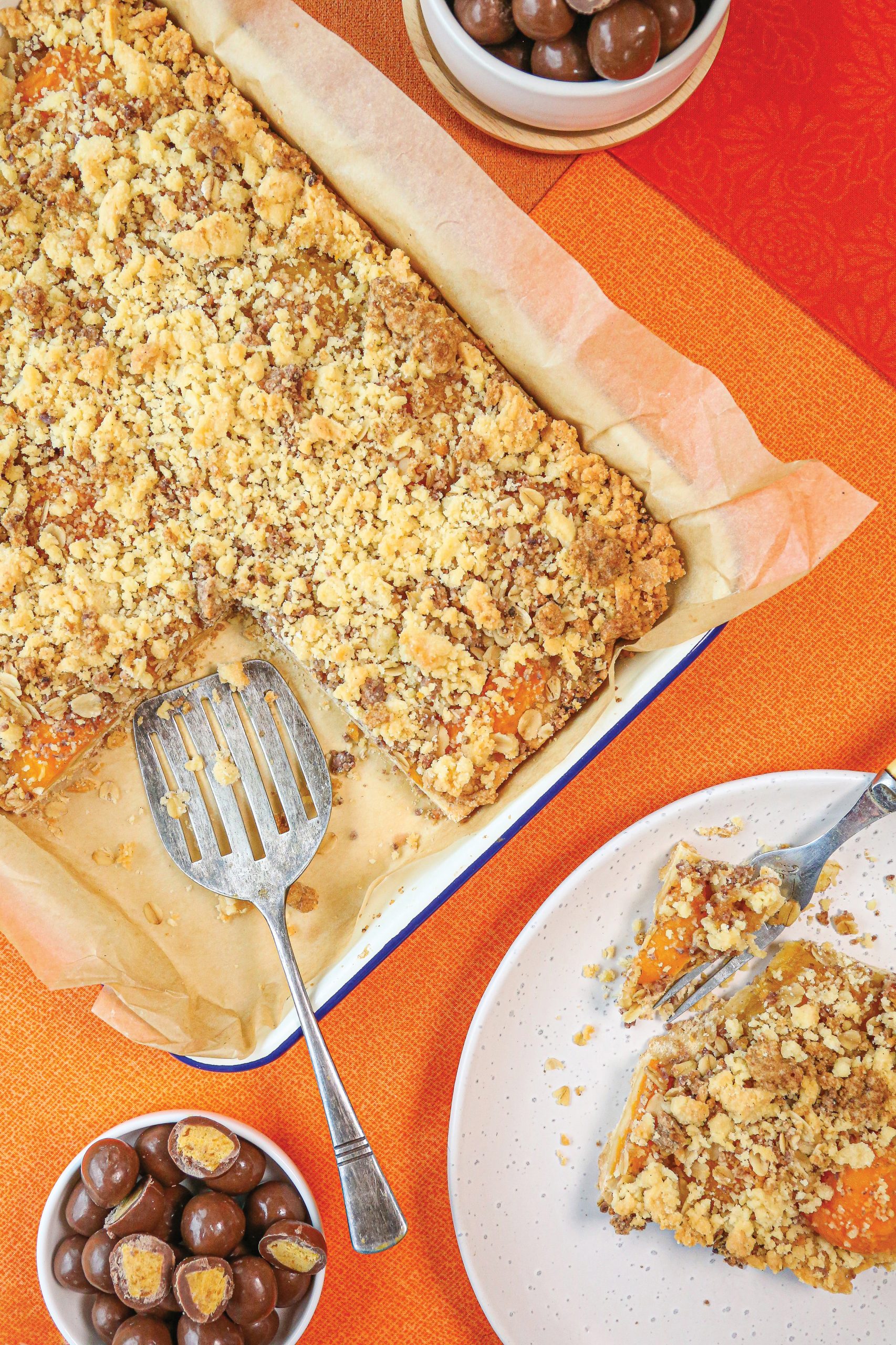 Recipe :: Apricot Almond Slice