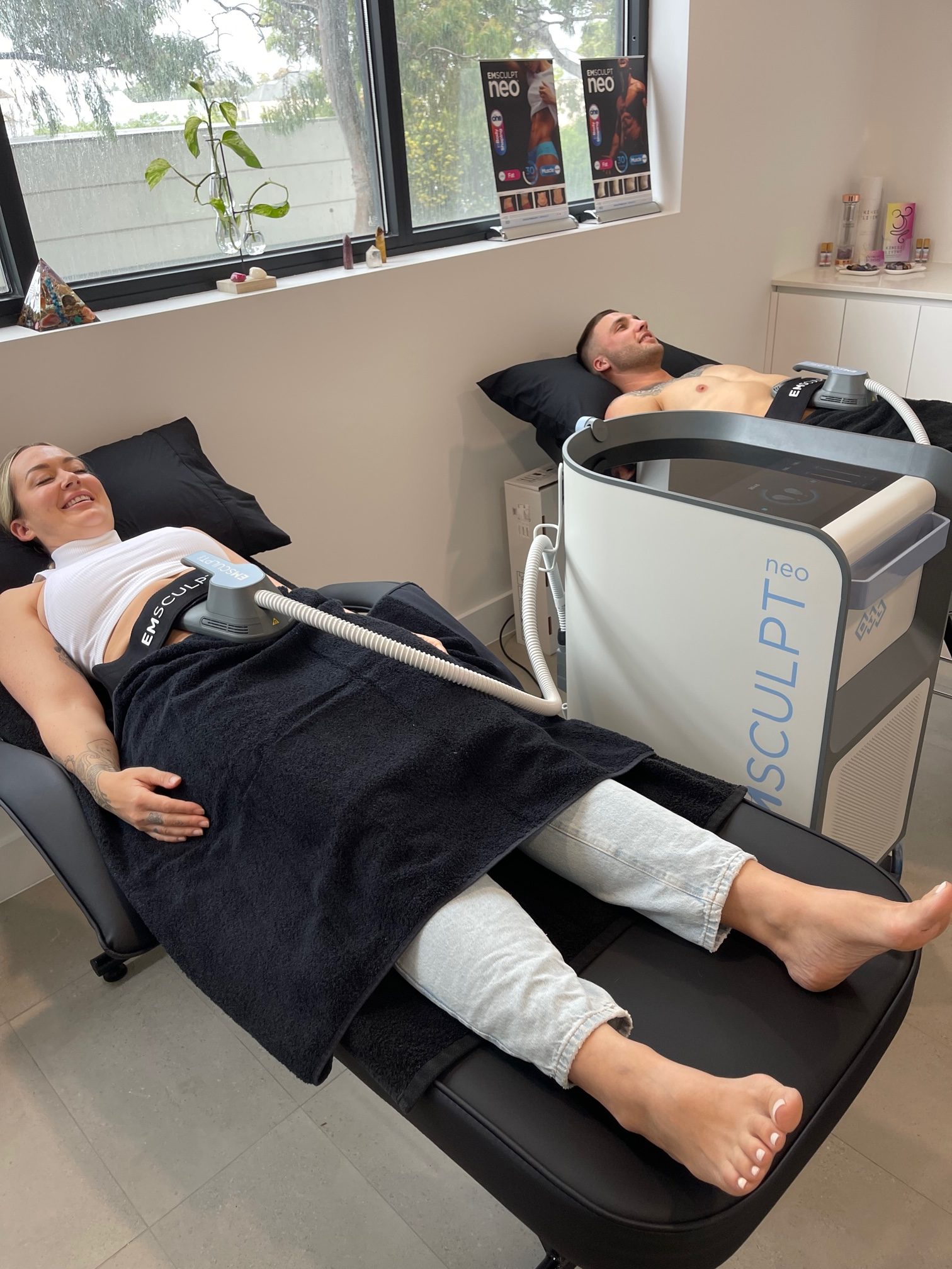 WIN a Four Session Program of Emsculpt NEO Tummy Treatment or Exilis Ultra from Pulse Body Rejuvenation!