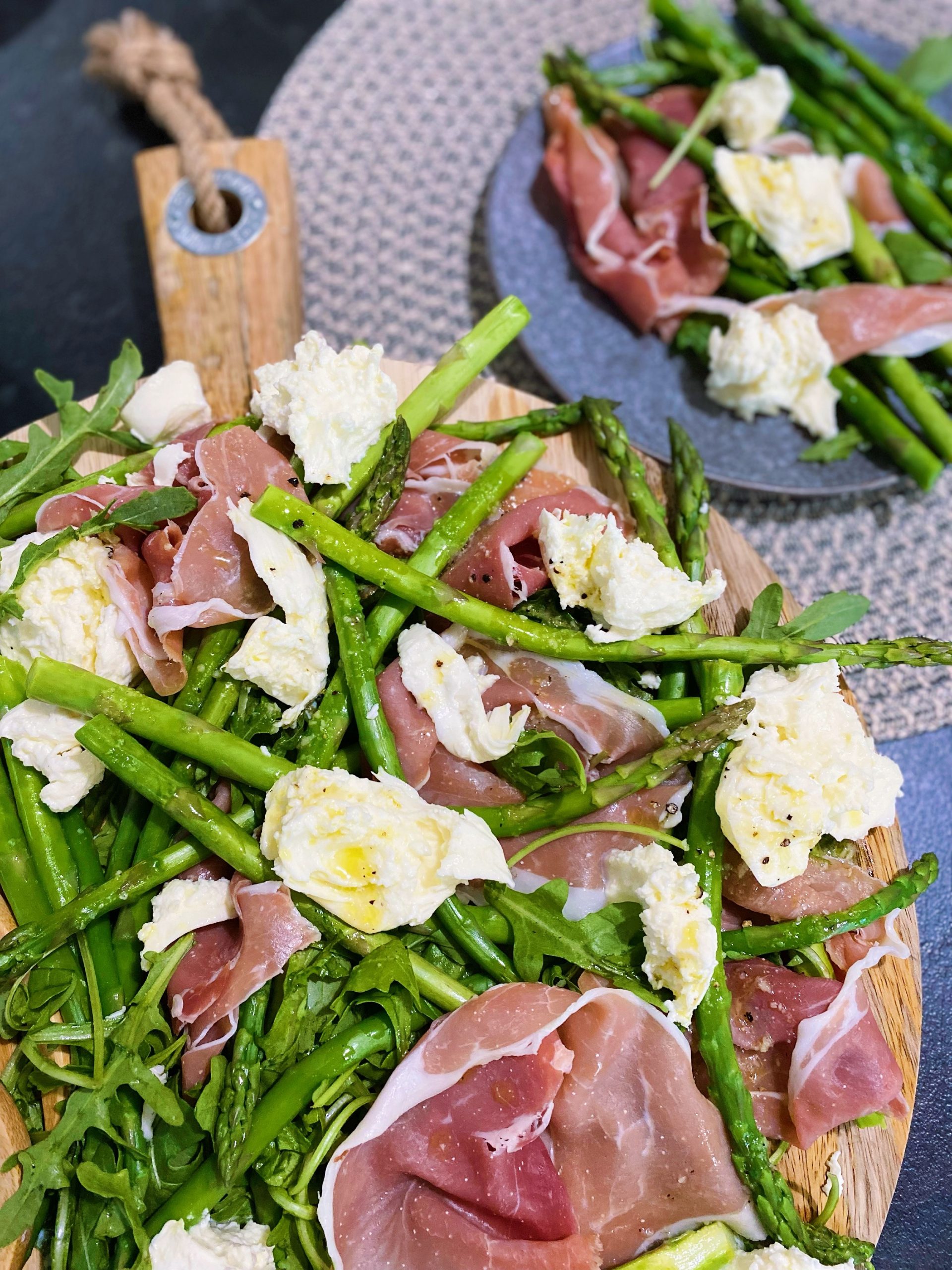 Recipe :: Prosciutto, Asparagus and Buffalo Mozzarella Salad