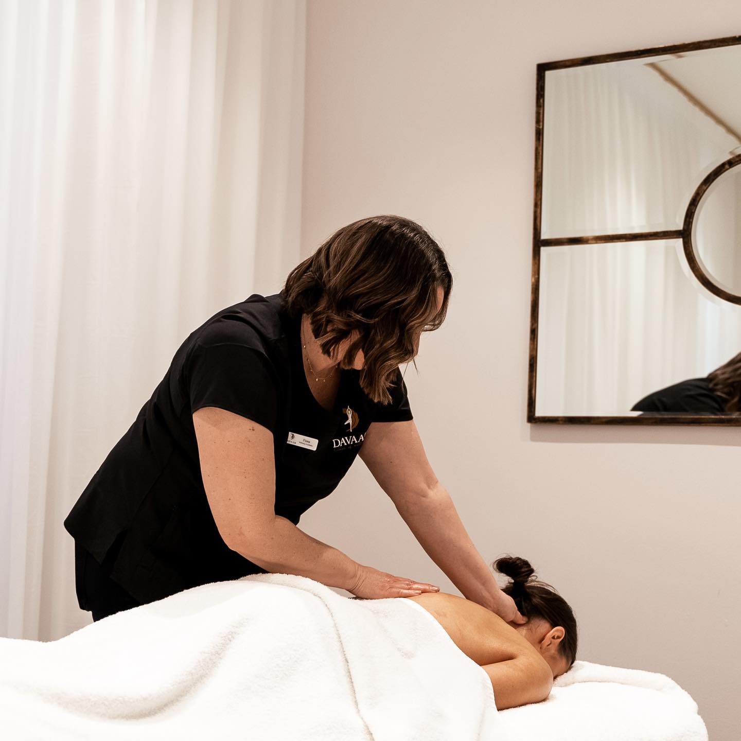 WIN signature Davaar massages for you and three friends, valued at over $600!